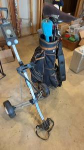 lot 1506 image: Golf Club Set with Mizuno Irons and Birdie Push Cart