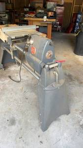 lot 1512 image: Shopsmith Multi-Function Woodworking Tool with Accessories