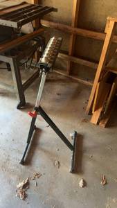 lot 1515 image: Adjustable Roller Stand with Ball Bearing Rollers