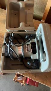 lot 1521 image: Porter-Cable Router Model 1001 with Case