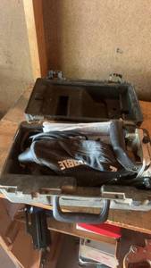 lot 1524 image: Porter-Cable Biscuit Joiner with Hard Case and Manual
