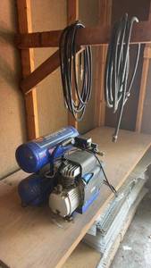 lot 1537 image: Used Campbell Hausfeld Air Compressor with Hoses