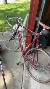 lot 1571 image: Vintage Cannondale Road Bike with Brooks Leather Saddle