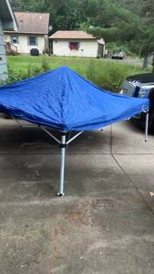 lot 1593 image: Quest Portable Canopy Tent with Blue Cover