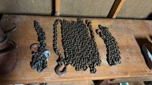 lot 1622 image: Collection of Heavy Duty Steel Chains with Hooks