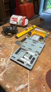 lot 1631 image: Power Tool Set with Porter-Cable Jointer, Featherboard, and Levels