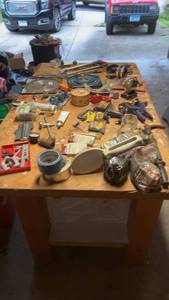 lot 1640 image: Assorted Hand Tools and Equipment Set for Workshop