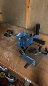 lot 1650 image: Vintage Manual Metal Bender with Hand Crank