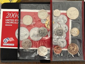 lot 25 image: 2004-D Mint Set