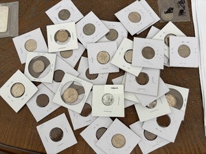 lot 38 image: Assorted Coins