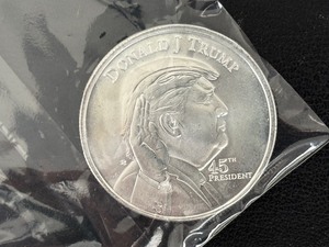 lot 48 image: 1 Ounce .999 Fine Copper Round Trump