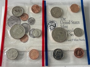 lot 116 image: 1992 P & D Mint Set