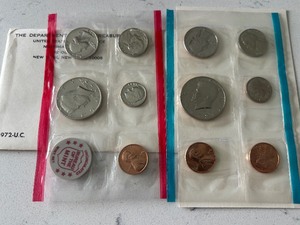 lot 105 image: 1972 P & D Mint Set