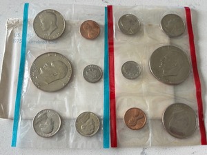 lot 108 image: 1975 P & D Mint Set