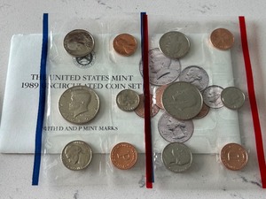 lot 115 image: 1989 P & D Mint Set