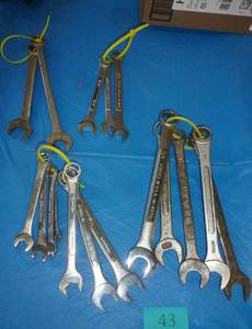 lot 43 image: Group of SAE and MM wrenches