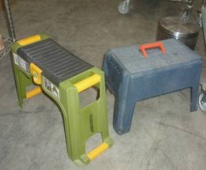 lot 48 image: Garden and tool seats and waste basket