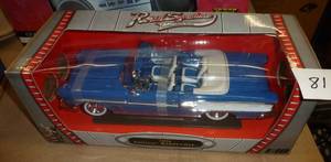 lot 81 image: 1958 Pontiac Bonneville 118 scale