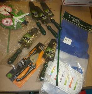 lot 121 image: 5 new garden shovels, fiskars shear, garden sail