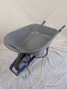 lot 5 image: Kobalt Steel Wheelbarrow