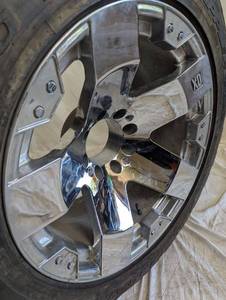 lot 11 image: Set of 4 KMC Wheels