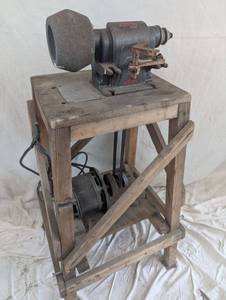 lot 21 image: Vintage Bench Grinder on Wooden Stand