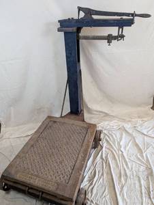 lot 23 image: Fairbanks Standard Platform Scale (PartsRepair)