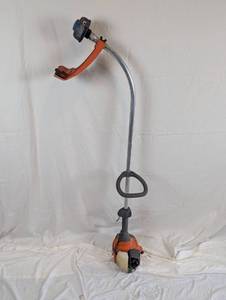 lot 33 image: Husqvarna 128C Gas String Trimmer (PartsRepair)