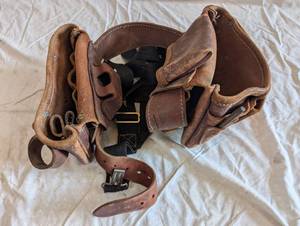 lot 67 image: Vintage Leather Tool Belt