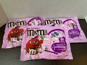 lot 80 image: M&M Packets