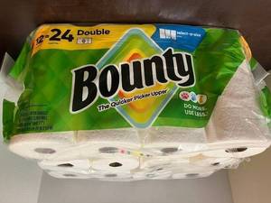 lot 17 image: Bounty Select-A-Size Towels