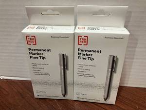 lot 94 image: Silver Metallic Markers