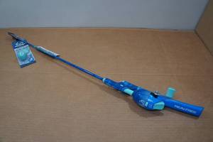 lot 17 image: Real Tree Tangle Free Kids Fishing Pole