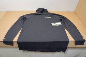 lot 35 image: Blackfish Angler UPFCooling Hooded Long Sleeve - Medium