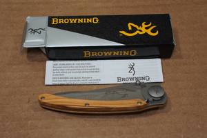 lot 69 image: Browning Folding Knife