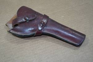 lot 111 image: Leather Revolver Holster