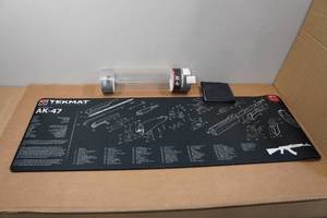 lot 160 image: Tekmat Premium Bench Mat