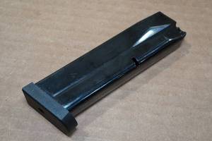 lot 1O image: Beretta 17-Round 9mm Magazine for Model 96 Pistol