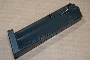 lot 1P image: Beretta 17-Round 9mm Magazine for Model 96 Pistol