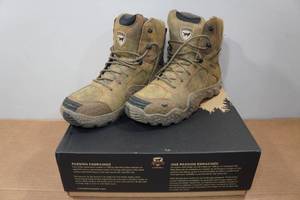 lot 232 image: Irish Setter Vaprtrek Mens 8 Hunting Boots Style A2815 - Size 10.5