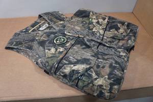 lot 241 image: Mossy Oak Turkey Vest with Seat - XL