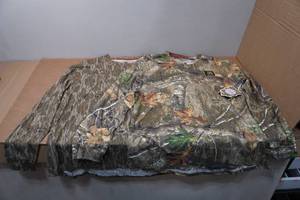 lot 243 image: 2 Camo Long Sleeve Shirts - XL