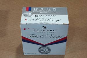lot 450 image: 25 Federal Field & Range 12 Gauge 2-34 7.5 Shot Shotshells
