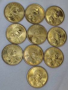 lot 33 image: Ten Sacagawea 2000 (P) Fresh From Mint Coin Roll Very Nice