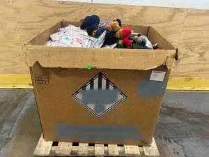 lot 9 image: Large Mystery Box