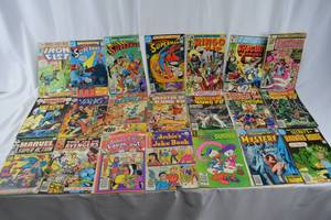 lot 202 image: Lot of 21 Various Comic Books.