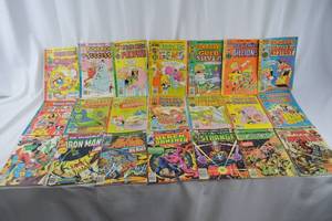 lot 204 image: Lot of 21 Various Comic Books.