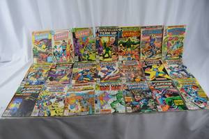 lot 208 image: Lot of 21 Various Comic Books