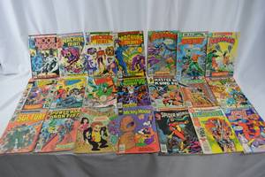 lot 209 image: Lot of 21 Various Comic Books
