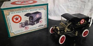 lot 131 image: Texaco 1913 Ford Model T delivery truck